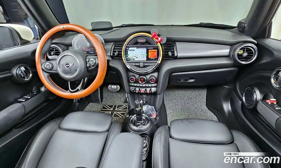 Mini Cooper Convertible 2021 1.5 Автомат в Москве № 167180, фото 14