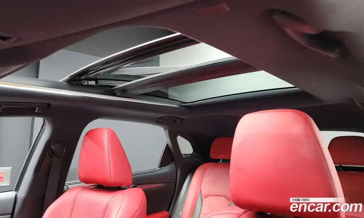 Lexus RX 2021 3.5 Автомат в Москве № 168239, фото 3