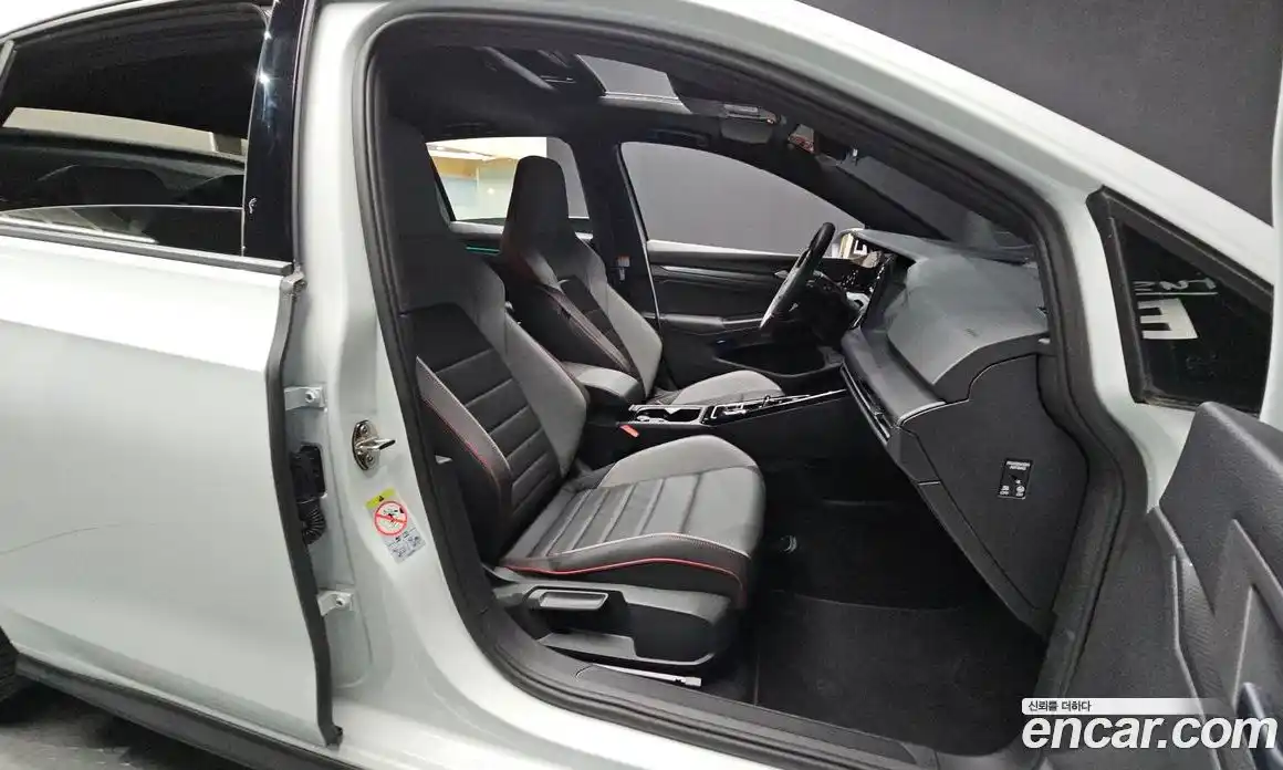 Volkswagen Golf 2024 2.0 Автомат в Москве № 168442, фото 17