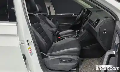 Volkswagen Tiguan 2020 2.0 Автомат в Москве № 168695, миниатюра 11