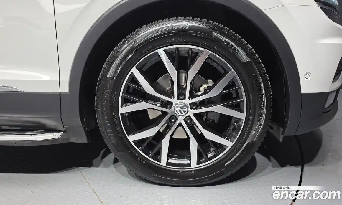 Volkswagen Tiguan 2020 2.0 Автомат в Москве № 168695, фото 5