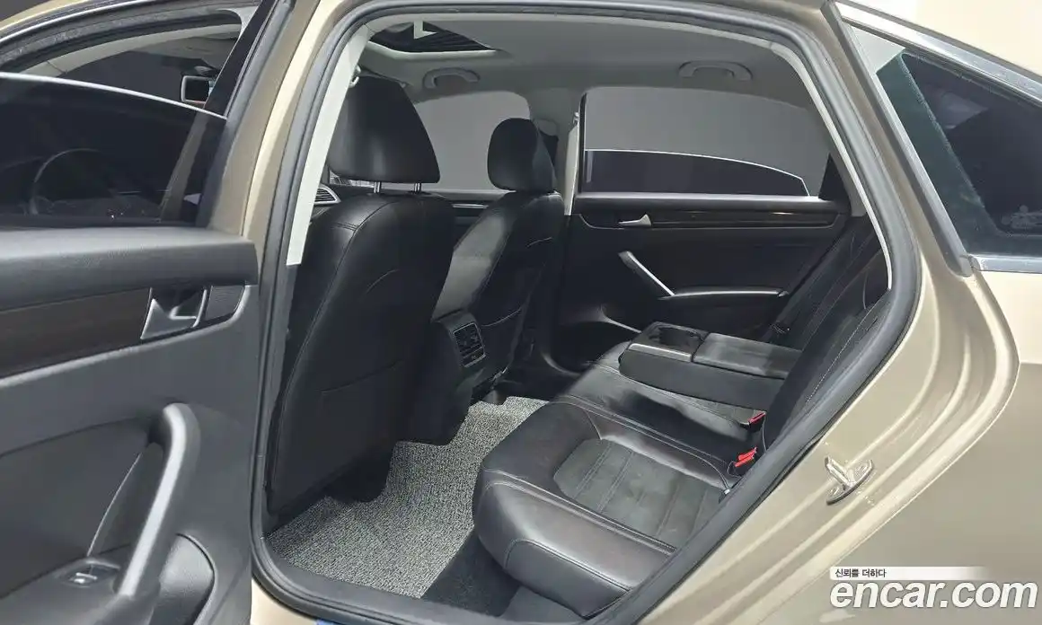 Volkswagen Passat 2015 1.8 Автомат в Москве № 168861, фото 12