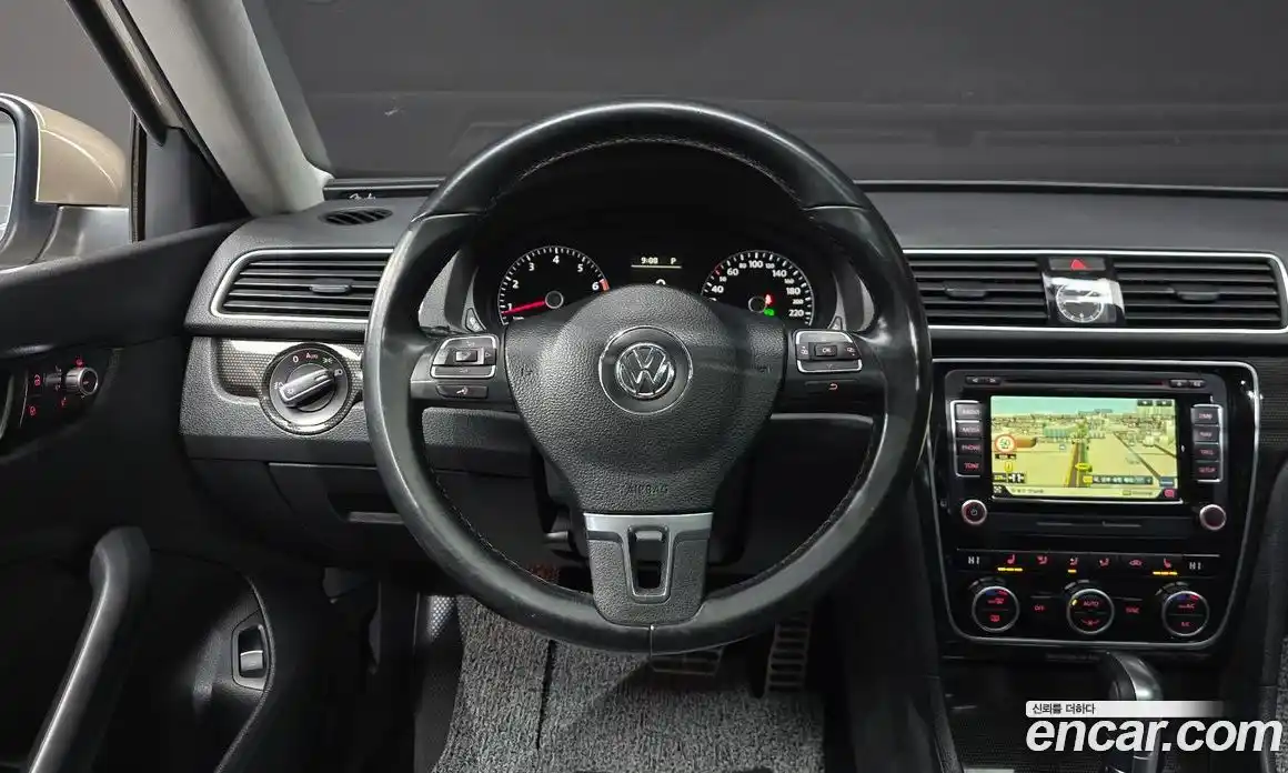 Volkswagen Passat 2015 1.8 Автомат в Москве № 168861, фото 13