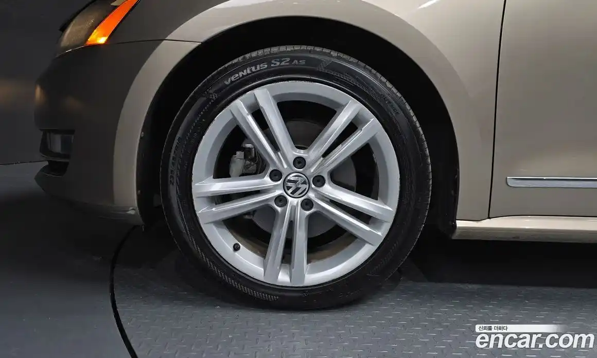 Volkswagen Passat 2015 1.8 Автомат в Москве № 168861, фото 5