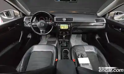 Volkswagen Passat 2015 1.8 Автомат в Москве № 168861, миниатюра 7