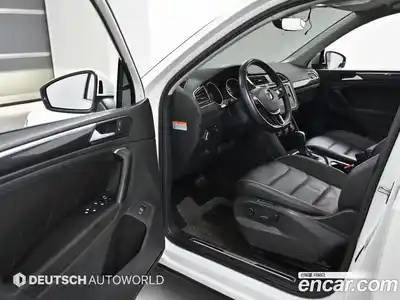 Volkswagen Tiguan 2020 2.0 Автомат в Москве № 169236, миниатюра 11