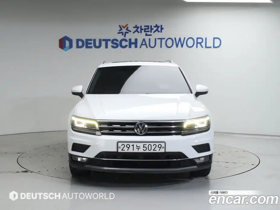 Volkswagen Tiguan 2020 2.0 Автомат в Москве № 169236, фото 3