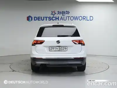 Volkswagen Tiguan 2020 2.0 Автомат в Москве № 169236, миниатюра 4