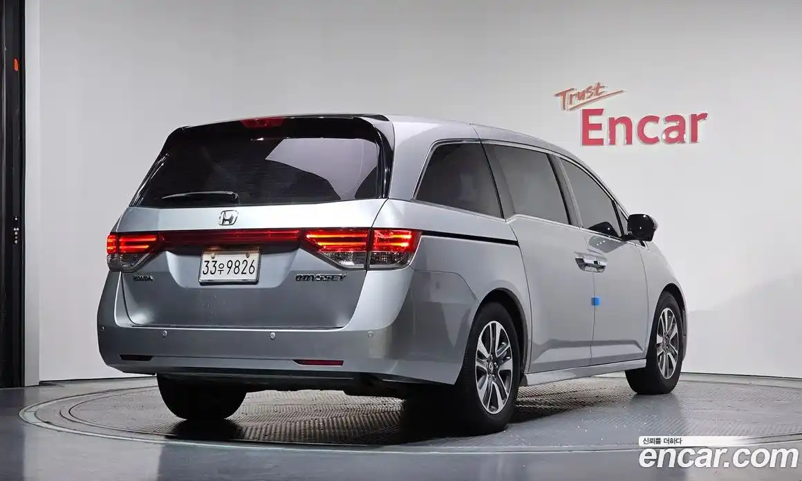 Honda Odyssey 2015 3.5 Автомат в Москве № 170674, фото 15