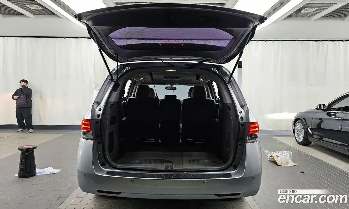Honda Odyssey 2015 3.5 Автомат в Москве № 170674, фото 18