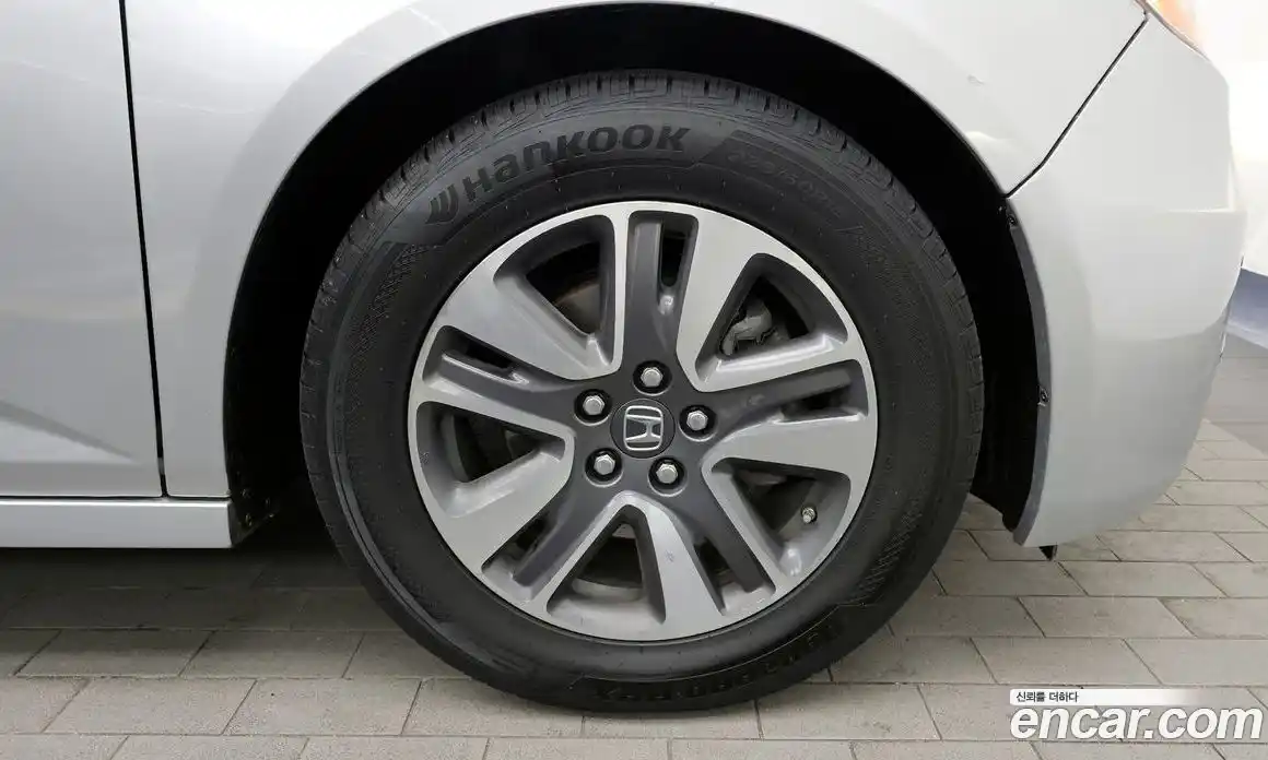 Honda Odyssey 2015 3.5 Автомат в Москве № 170674, фото 3