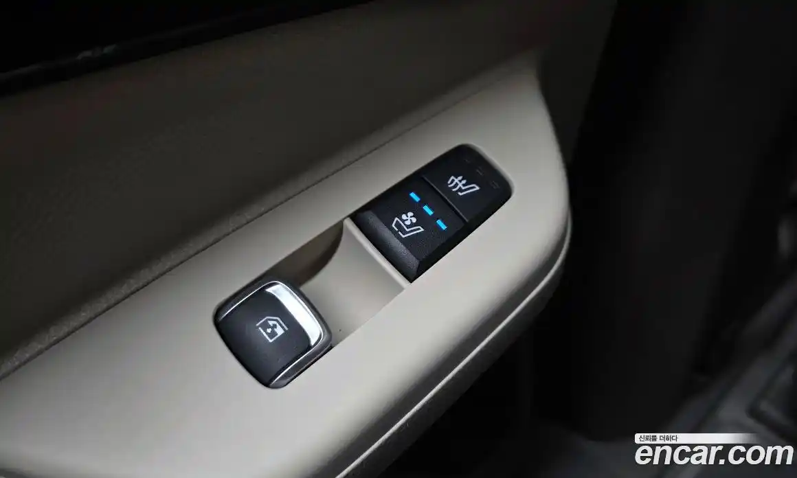 Kia Canival 2024 3.5 Автомат в Москве № 17311, фото 5