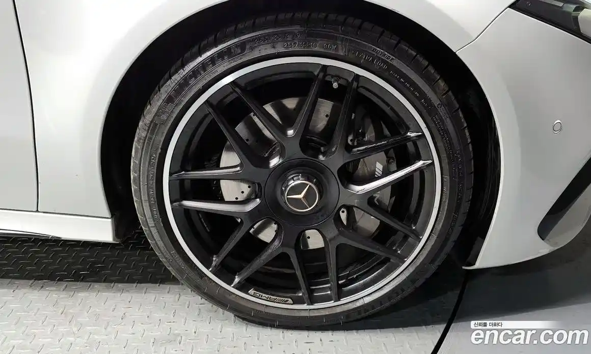 Mercedes-Benz A-Class 2023 2.0 Автомат в Москве № 176882, фото 4