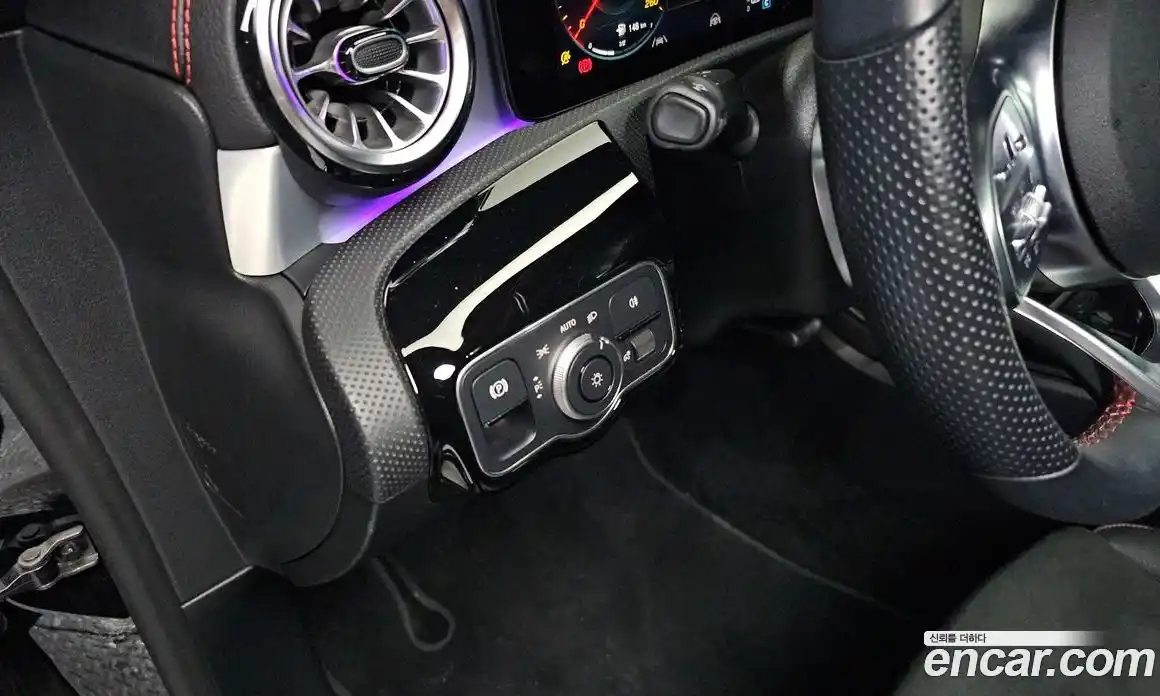 Mercedes-Benz CLA-Class 2023 2.0 Автомат в Москве № 177390, фото 14