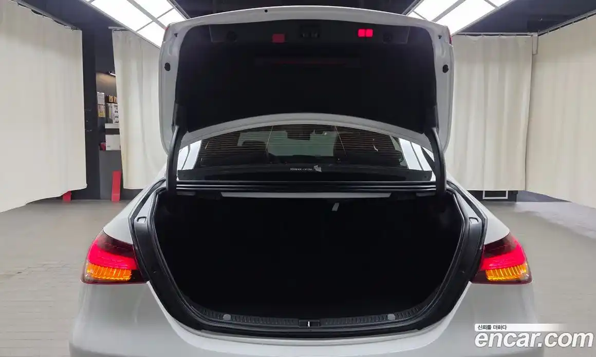 Mercedes-Benz E-Class 2022 2.0 Автомат в Москве № 178978, фото 4