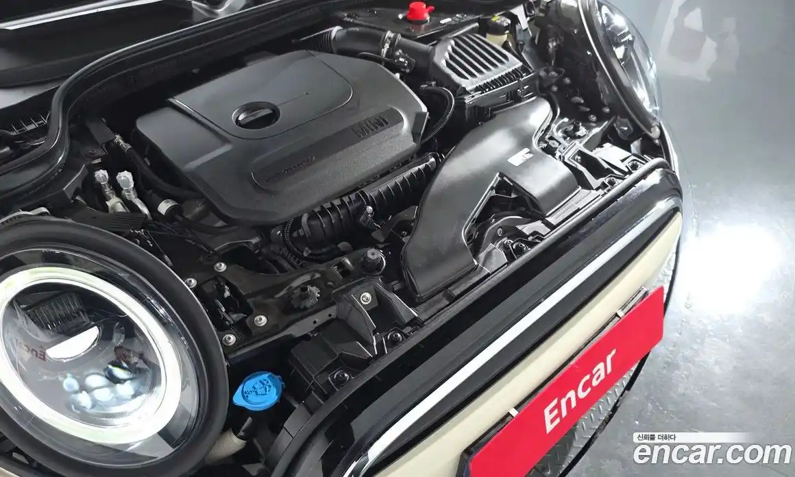 Mini Cooper 2022 1.5 Автомат в Москве № 180201, фото 19