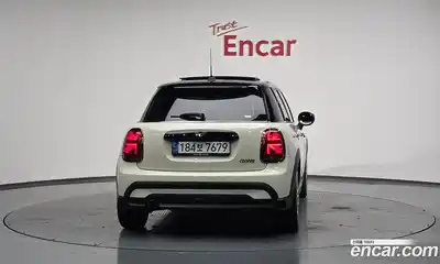 Mini Cooper 2022 1.5 Автомат в Москве № 180201, миниатюра 2