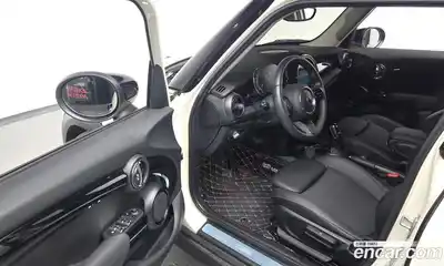 Mini Cooper 2022 1.5 Автомат в Москве № 180201, миниатюра 9