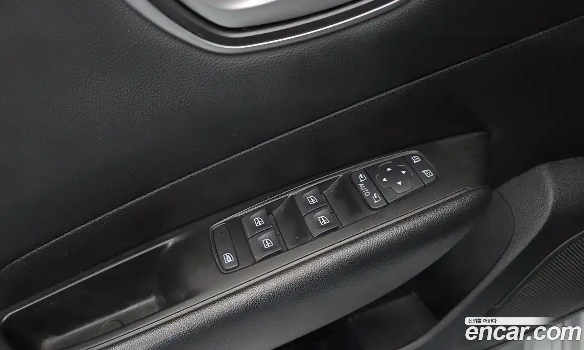 Renault SM6 2019 1.6 Автомат в Москве № 184251, фото 12