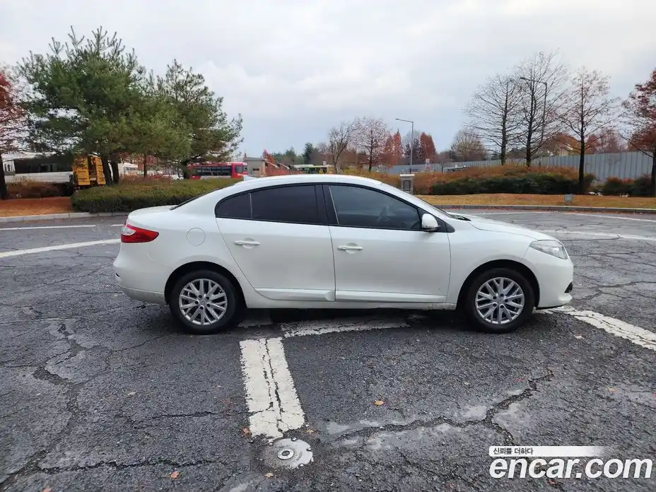 Renault SM3 2014 1.6 Автомат в Москве № 186098, фото 3