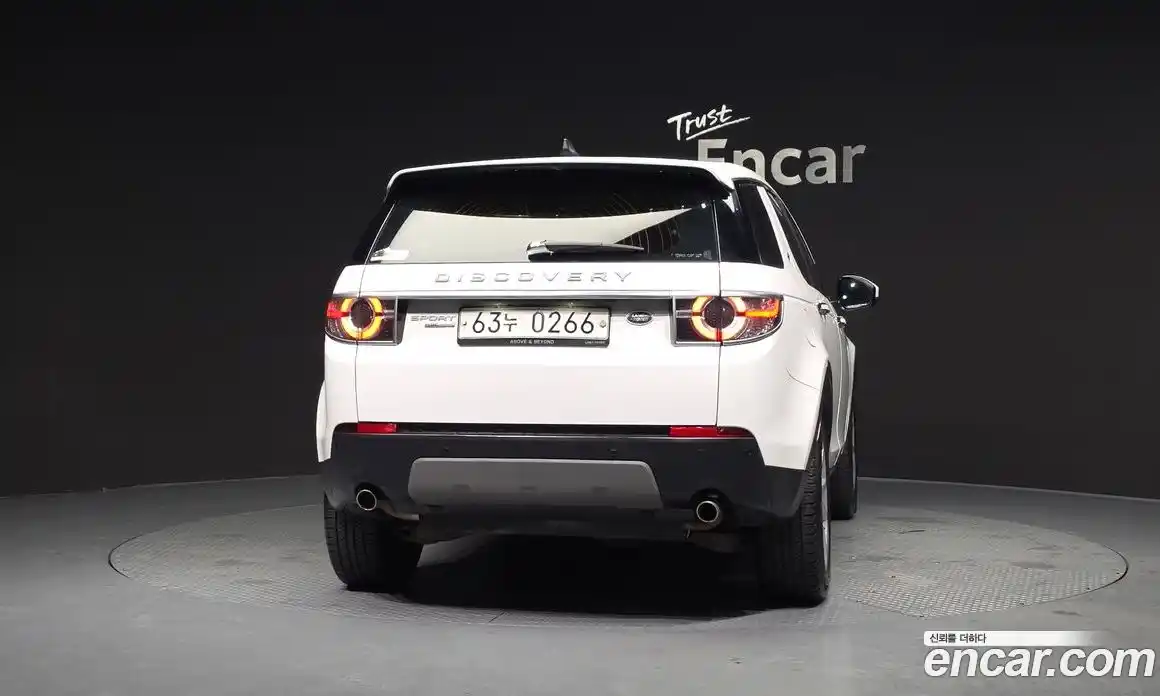 Land Rover Discovery Sport 2017 2.0 Автомат в Москве № 188385, фото 3