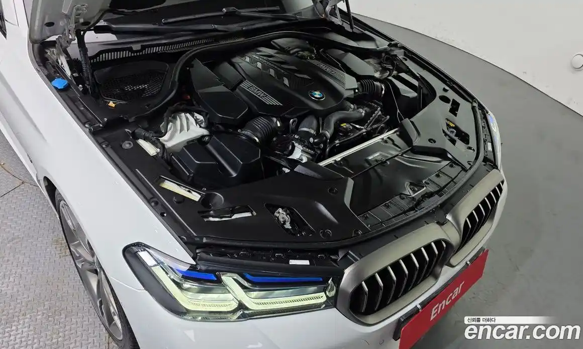 BMW 5-Series 2022 4.4 Автомат в Москве № 192028, фото 3