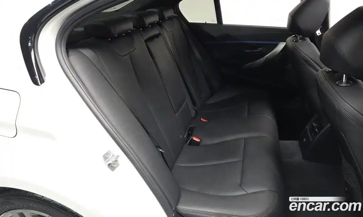 BMW 3-Series 2017 2.0 Автомат в Москве № 192211, фото 11