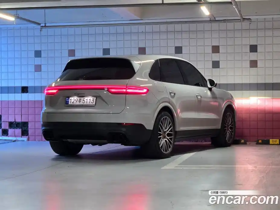 Porsche Cayenne 2023 3.0 Автомат в Москве № 197889, фото 3