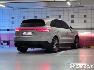 Porsche Cayenne 2023 3.0 Автомат в Москве № 197889, миниатюра 3