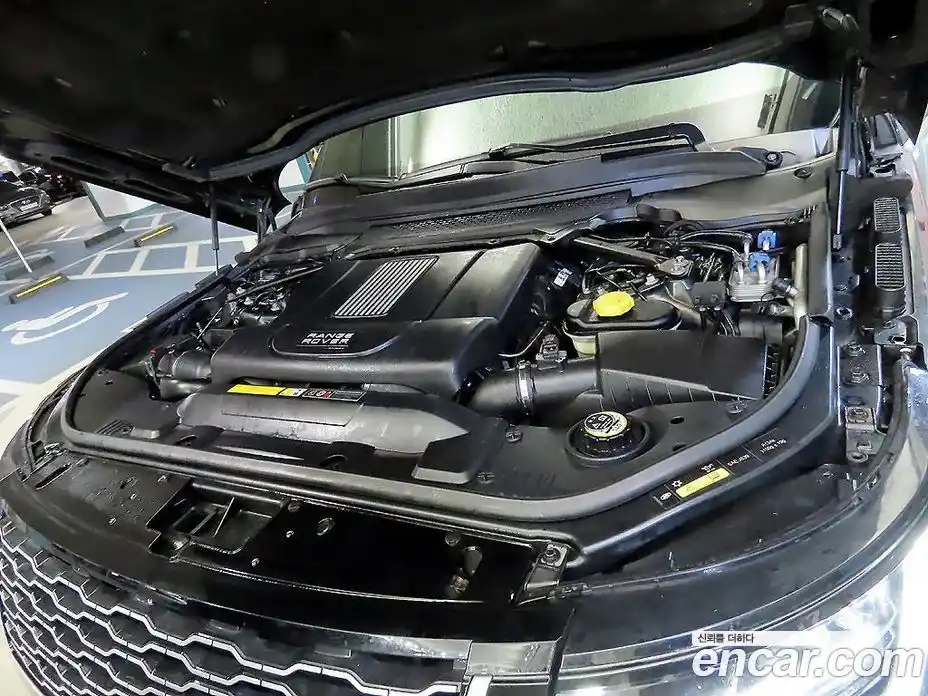 Land Rover Range-Rover 2014 4.4 Автомат в Москве № 198312, фото 19