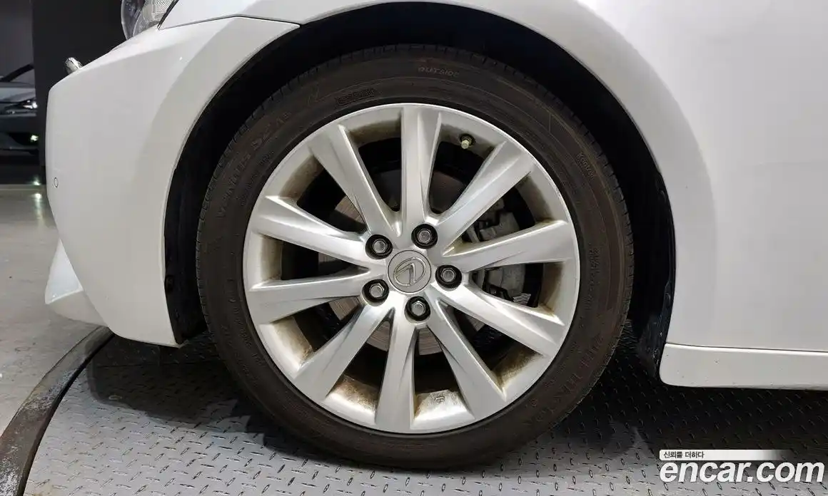 Lexus IS 2015 2.5 Автомат в Москве № 198775, фото 16