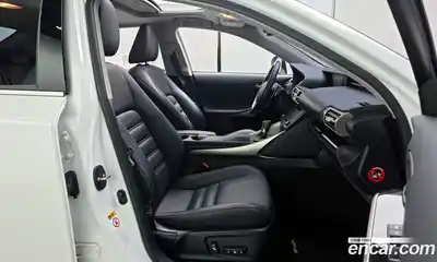 Lexus IS 2015 2.5 Автомат в Москве № 198775, миниатюра 7