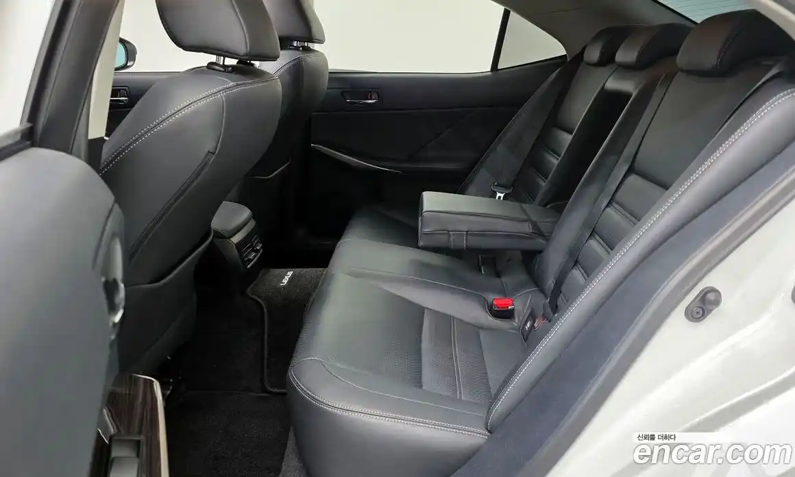 Lexus IS 2015 2.5 Автомат в Москве № 198775, фото 9