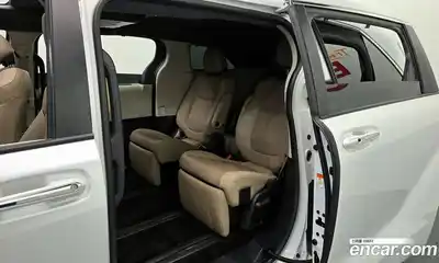 Toyota Sienna 2022 2.5 Автомат в Москве № 199554, миниатюра 3