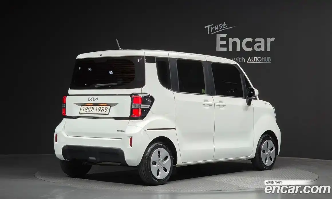 Kia Ray 2023 1.0 Автомат в Москве № 20055, фото 17