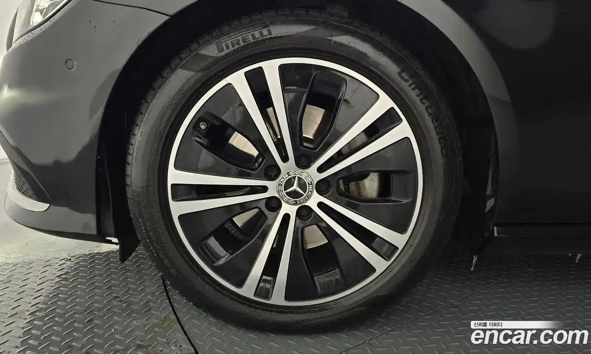 Mercedes-Benz E-Class 2021 2.0 Автомат в Москве № 204286, фото 11