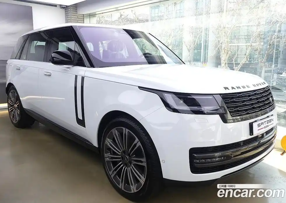 Land Rover Range-Rover 2023 4.4 Автомат в Москве № 213865, фото 2
