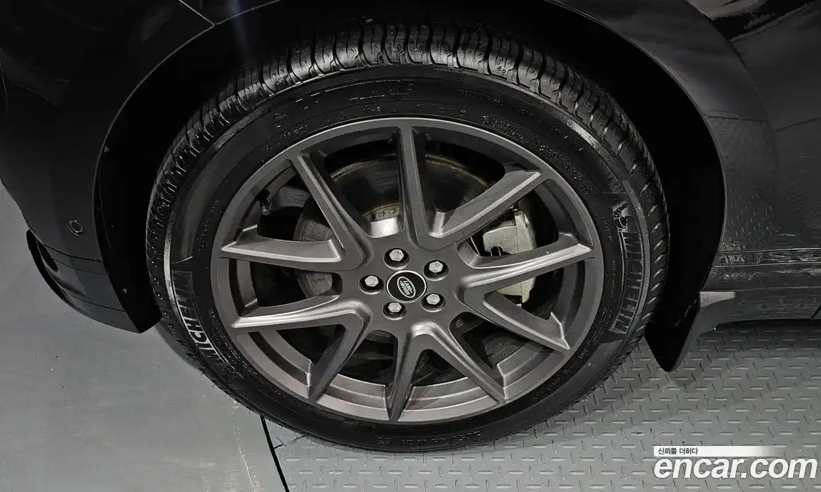 Land Rover Range-Rover Velar 2025 3.0 Автомат в Москве № 213873, фото 5