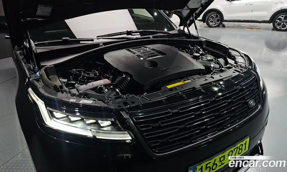 Land Rover Range-Rover Velar 2025 3.0 Автомат в Москве № 213873, фото 6