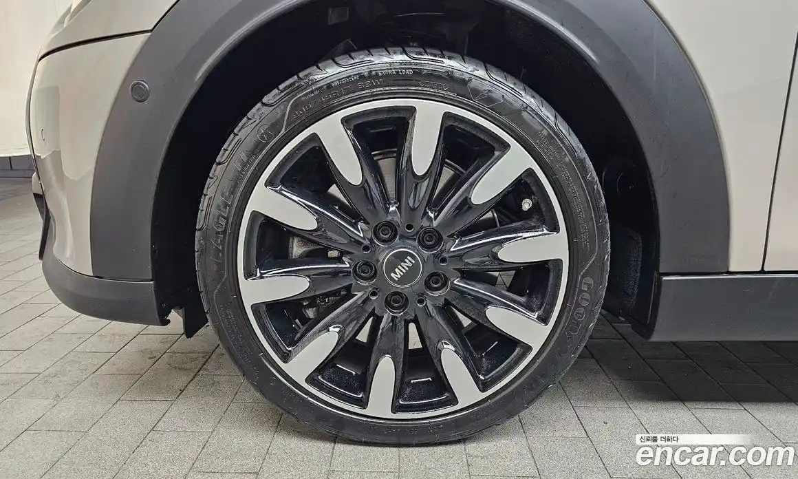 Mini Cooper 2023 2.0 Автомат в Москве № 214038, фото 4