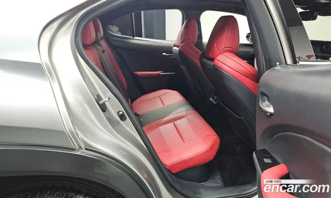 Lexus UX 2022 2.0 Автомат в Москве № 214614, фото 16