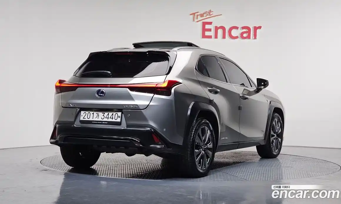 Lexus UX 2022 2.0 Автомат в Москве № 214614, фото 5