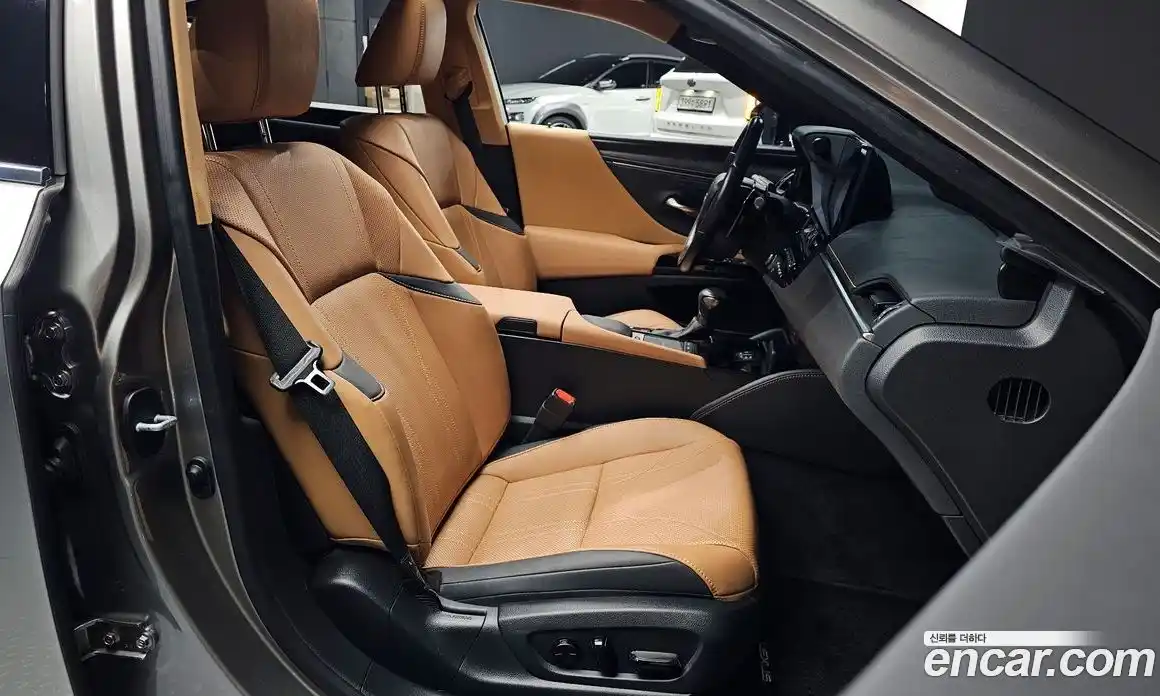 Lexus ES 2022 2.5 Автомат в Москве № 214628, фото 13