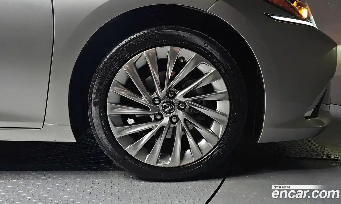 Lexus ES 2022 2.5 Автомат в Москве № 214628, фото 15