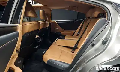 Lexus ES 2022 2.5 Автомат в Москве № 214628, миниатюра 4