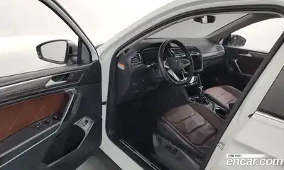 Volkswagen Tiguan 2022 2.0 Автомат в Москве № 215006, миниатюра 11