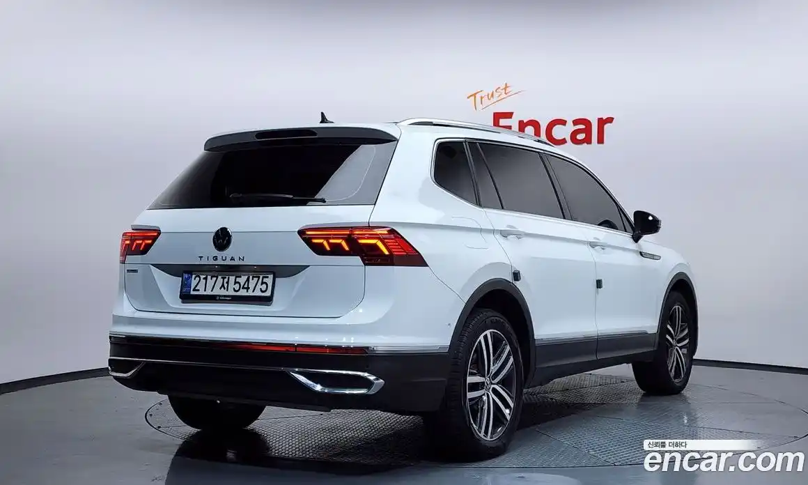 Volkswagen Tiguan 2022 2.0 Автомат в Москве № 215006, фото 16