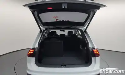 Volkswagen Tiguan 2022 2.0 Автомат в Москве № 215006, миниатюра 7