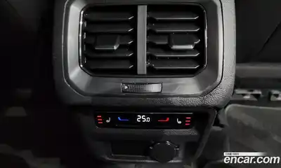 Volkswagen Tiguan 2022 2.0 Автомат в Москве № 215006, миниатюра 10