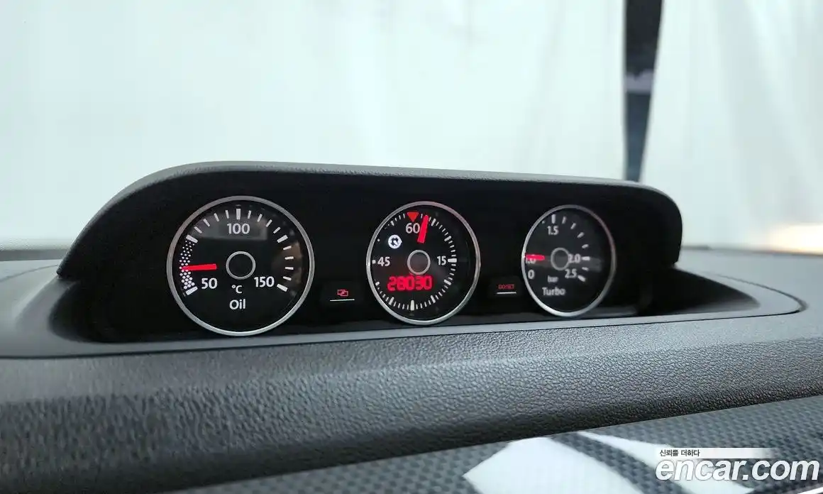 Volkswagen Beatle 2013 2.0 Автомат в Москве № 215216, фото 1